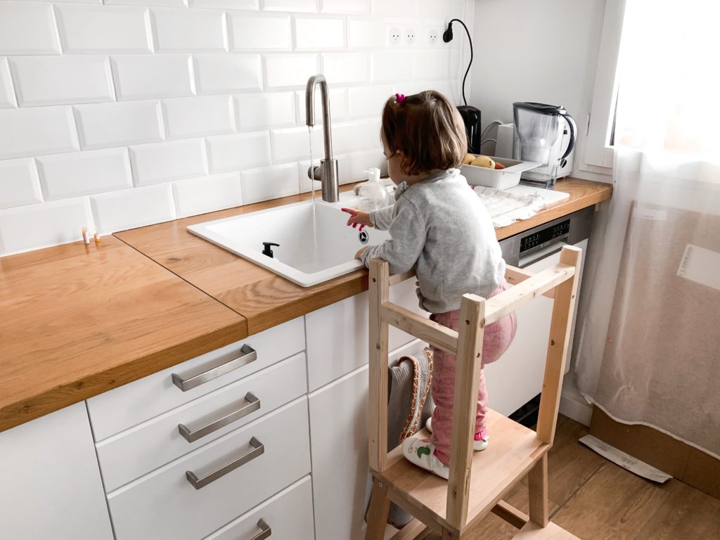 KiddyMoon Tour d’Apprentissage/ d’Observation Montessori ST-003 Kitchen  Helper, Gris