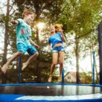 Le trampoline : le jeu d'été préféré des enfants